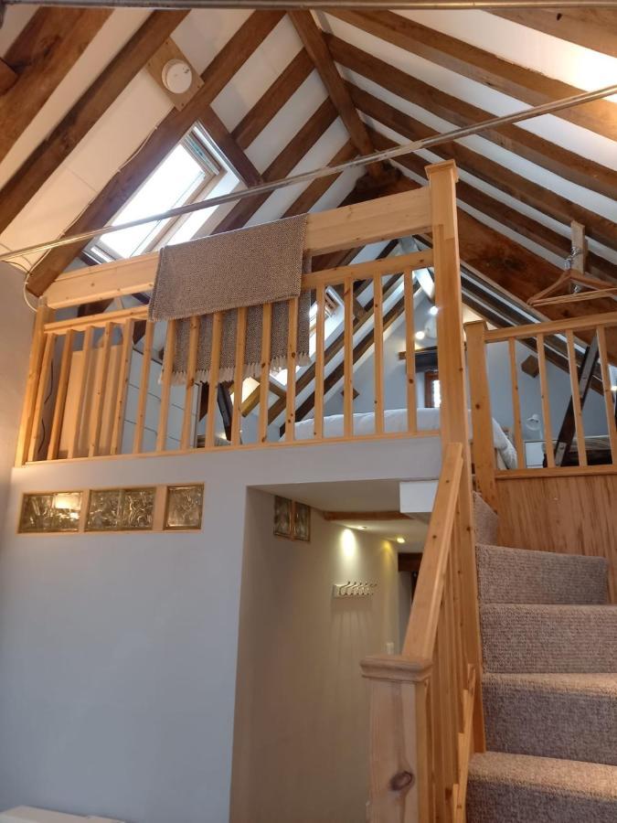 Bishops Farm Apartment Торнбъри Екстериор снимка
