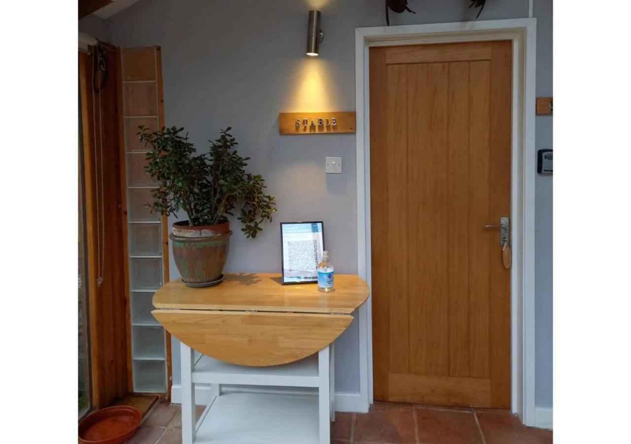 Bishops Farm Apartment Торнбъри Екстериор снимка