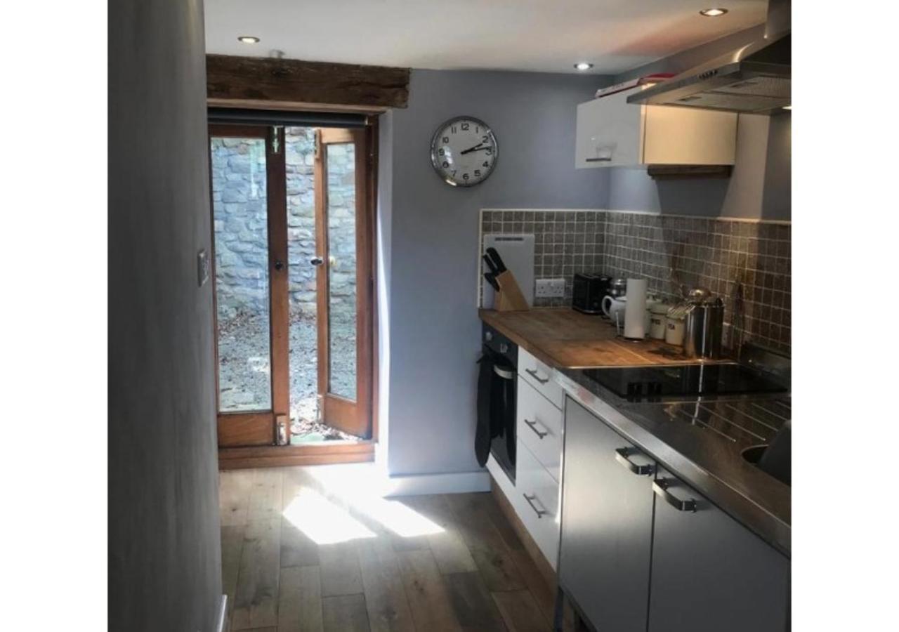 Bishops Farm Apartment Торнбъри Стая снимка