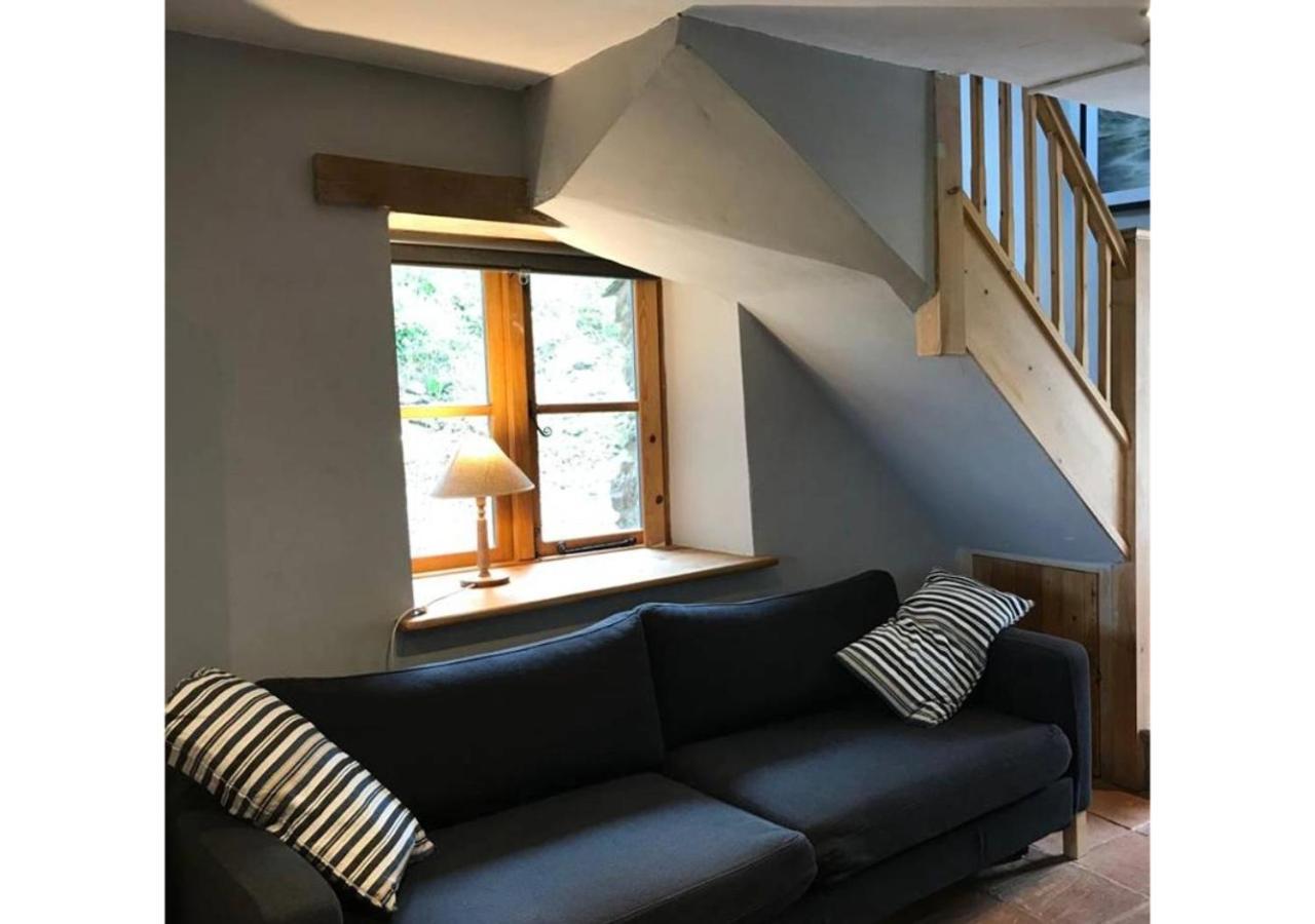 Bishops Farm Apartment Торнбъри Стая снимка